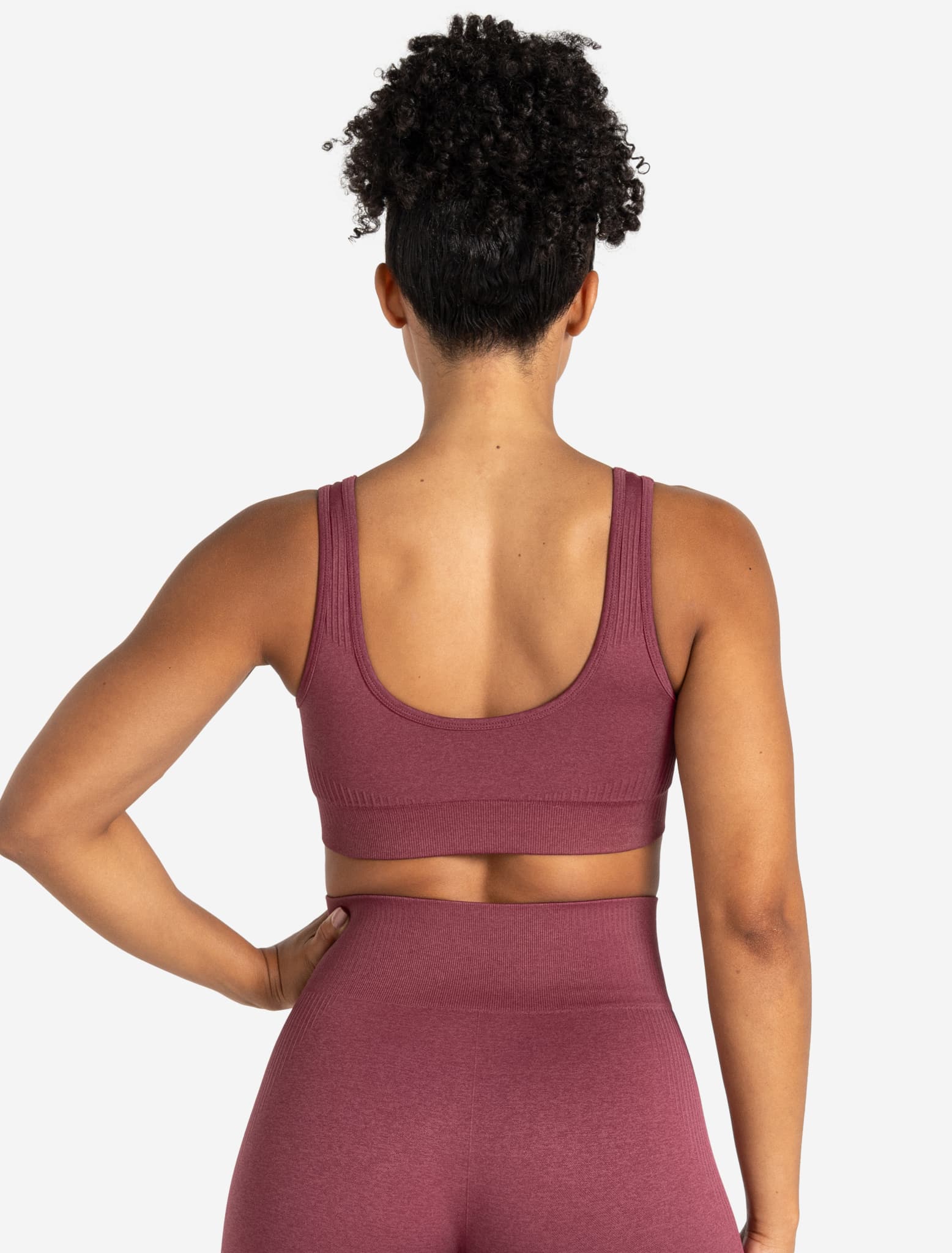 ADAPT 2.0 Seamless Sports Bra - Magenta Pursue Fitness 2