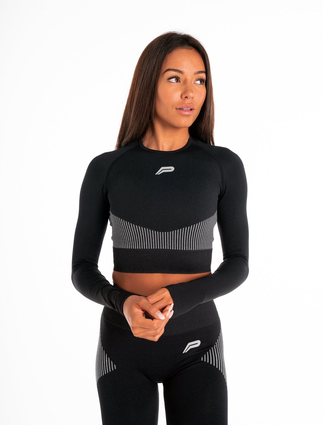ADAPT Seamless Long Sleeve Crop Top / Black Pursue Fitness 6