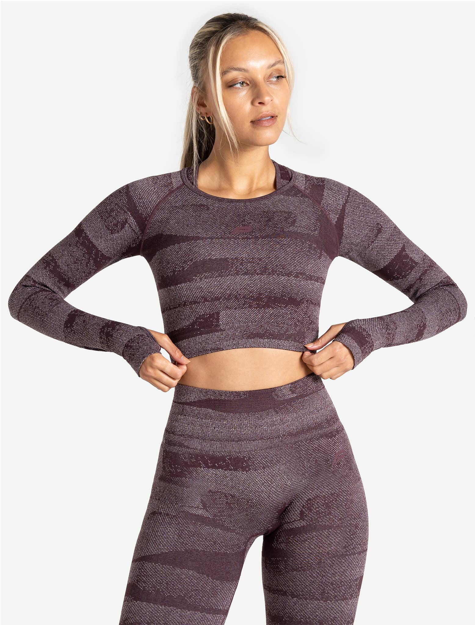 Boost Seamless Long Sleeve Crop Top / Cherry Pursue Fitness 1