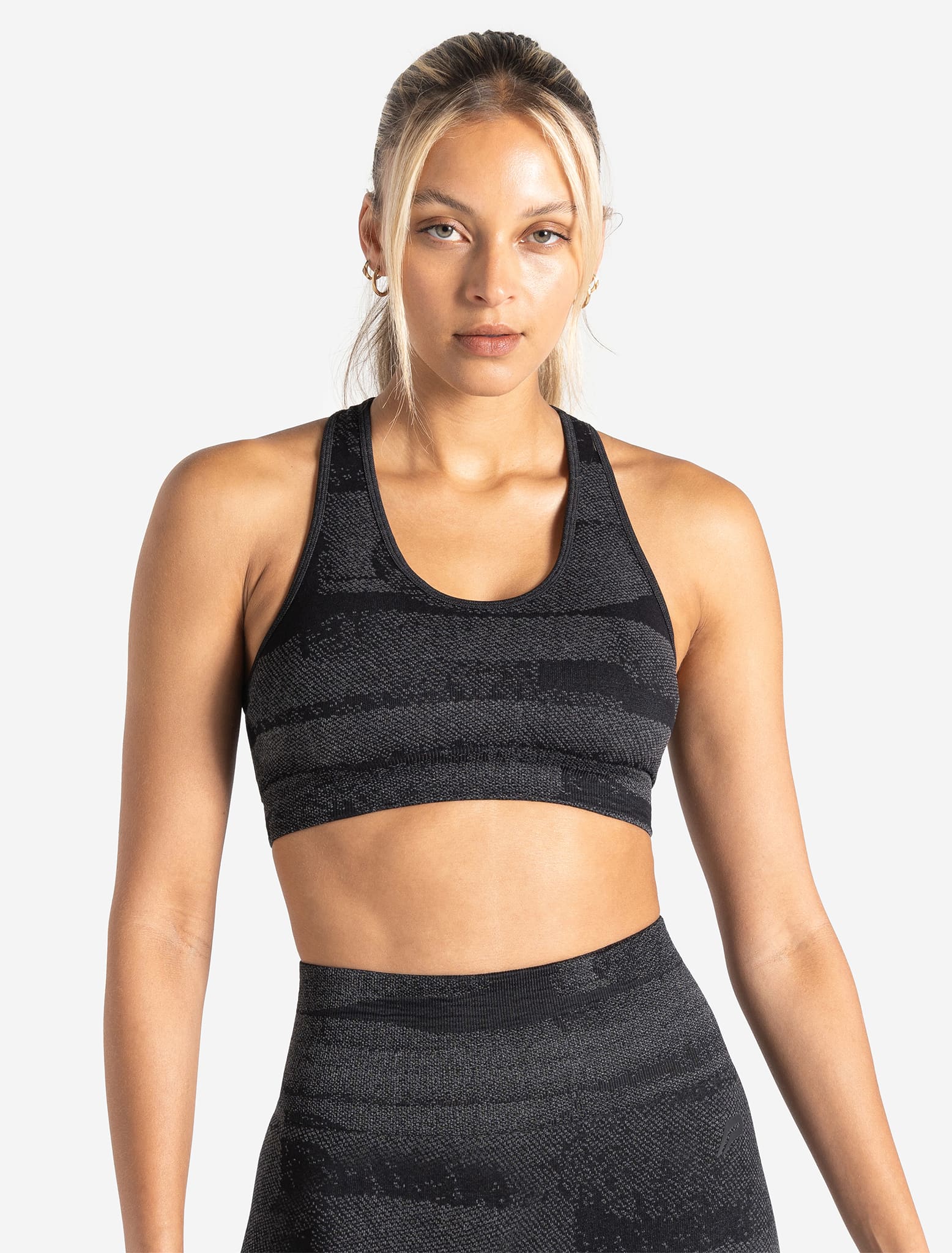 Boost Seamless Sports Bra - Black Pursue Fitness 1