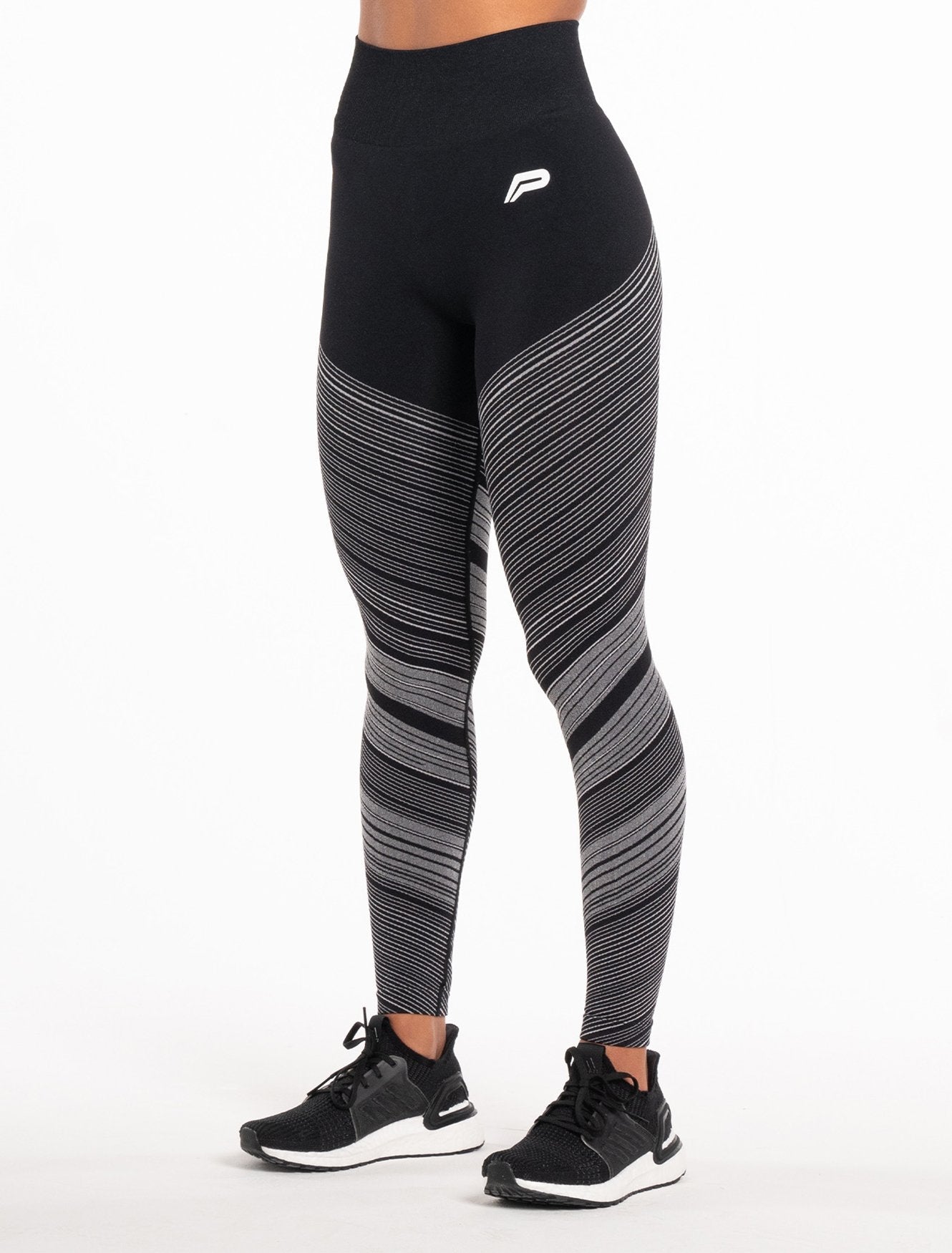 Impulse Seamless Leggings / Black Pursue Fitness 1
