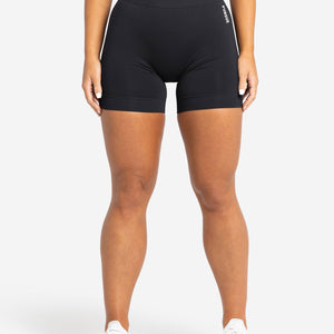 Move Seamless Shorts / Black Pursue Fitness 2