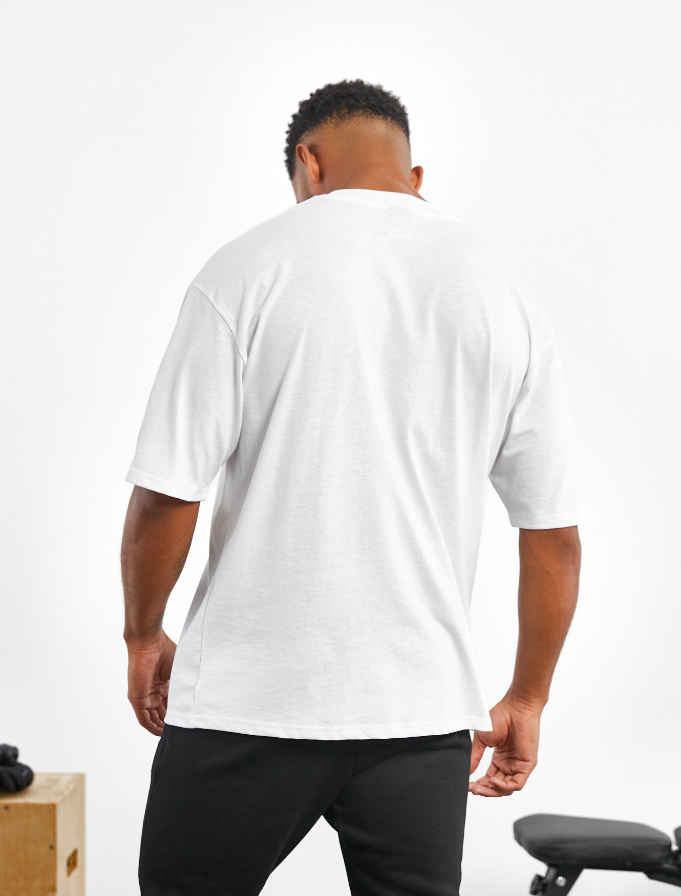 Oversized T-Shirt / White Pursue Fitness 2
