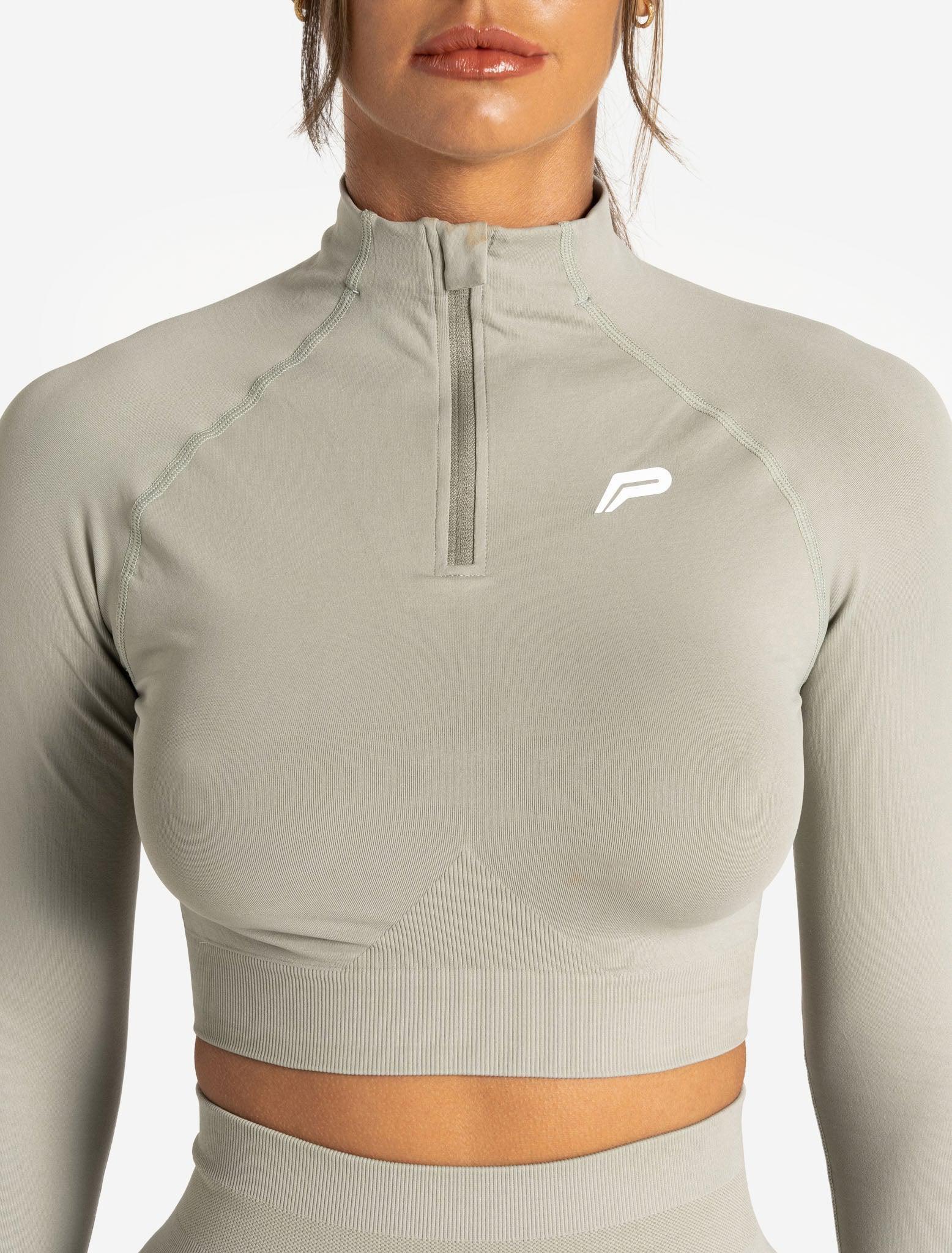 Scrunch Seamless Crop ½ Zip / Sage Pursue Fitness 2